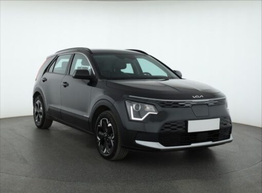 Used Kia e-Niro 2022 64 kWh 37,228 km | AAA Auto Export