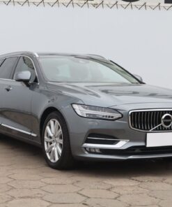 Used Volvo V90 2018 D4 AWD 109,997 km 4x4 | AAA Auto Export