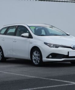 Used Toyota Auris 2015 Hybrid 85,928 km | AAA Auto Export