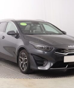 Used Kia Ceed 2021 1.6 GDI plug-in 48,601 km | AAA Auto Export
