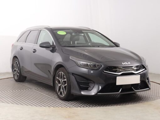 Used Kia Ceed 2021 1.6 GDI plug-in 48,601 km | AAA Auto Export