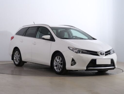 Used Toyota Auris 2014 1.6 Valvematic 139,876 km | AAA Auto Export