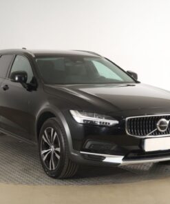 Used Volvo V90 Cross Country 2021 D4 2.0 122,102 km 4x4 | AAA Auto Export