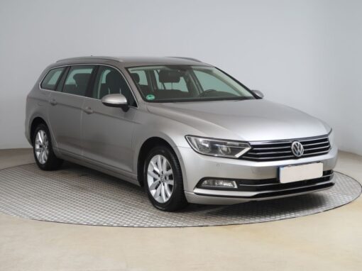 Used Volkswagen Passat 2015 2.0 TDI 299,676 km | AAA Auto Export