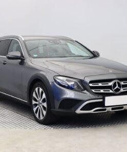 Used Mercedes-Benz E 2017 E 220 d 4MATIC 210,685 km 4x4 | AAA Auto Export