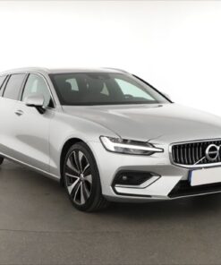 Used Volvo V60 2021 T5 2.0 AWD 38,806 km 4x4 | AAA Auto Export