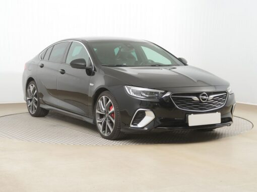 Used Opel Insignia 2019 2.0 BiTurbo CDTI 92,345 km 4x4 | AAA Auto Export
