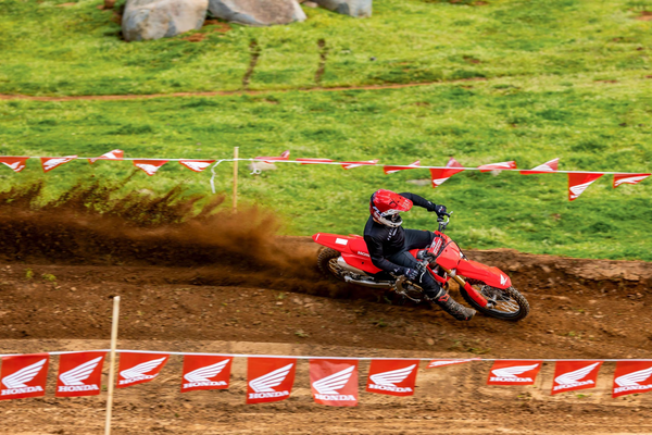 2025 Honda CRF250R - Image 2