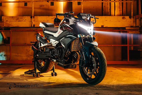 2025 CFMOTO 800NK - Image 2