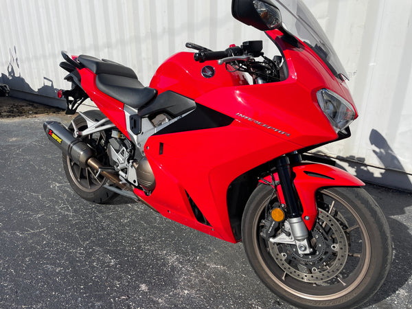 2014 Honda VFR800 Interceptor Deluxe - Image 2